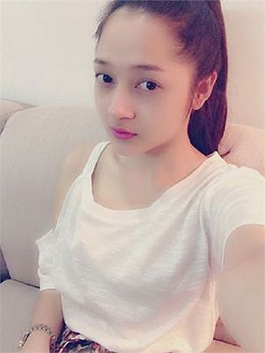 Bảo Anh tự chụp nhan sắc của chính mình.