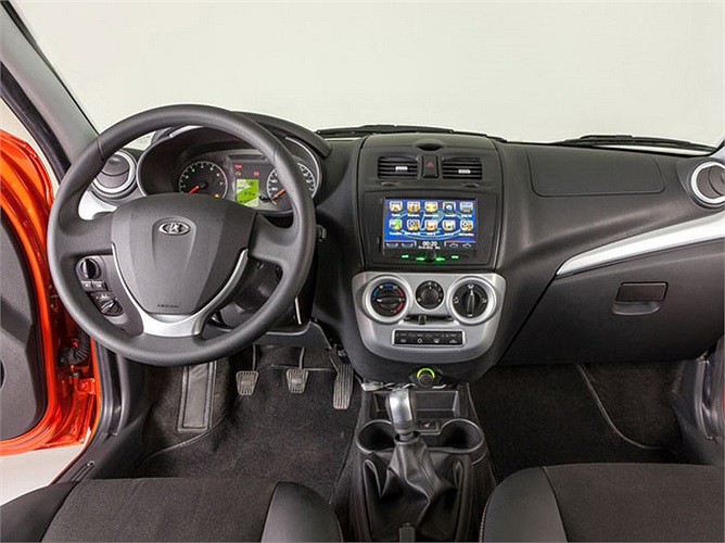 Theo nhà sản xuất, một phiên bản khác có trang bị hệ thống ổn định điện tử, phanh ABS và nhiều túi khí hơn sẽ được xuất khẩu sang thị trường Châu Âu vào nửa cuối năm nay. 