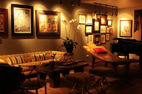 Vừa mang tính hiện đại và ứng dụng cao nhưng lại phù hợp với không gian xưa cũ của ngôi nhà.