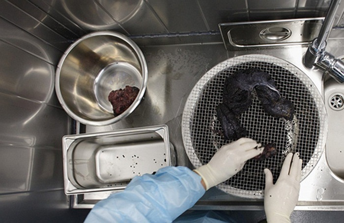 Quy trình này chia tách trứng cá thành những kích cỡ khác nhau.