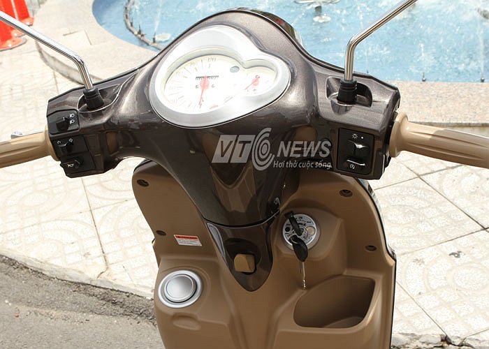 Sau hơn 1 năm có mặt trên thị trường, xe hiện mới chỉ có phiên bản cải tiến với một số màu mới.