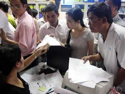 Khách hàng đăng ký mua nhà giá rẻ ở dự án Đại Thanh.