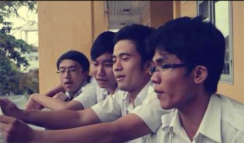 'Mãi là đại gia đình' của teen chuyên Toán 