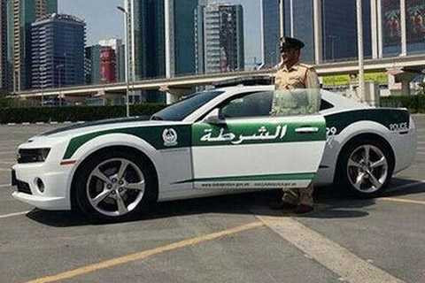 xe khung canh sat Dubai
