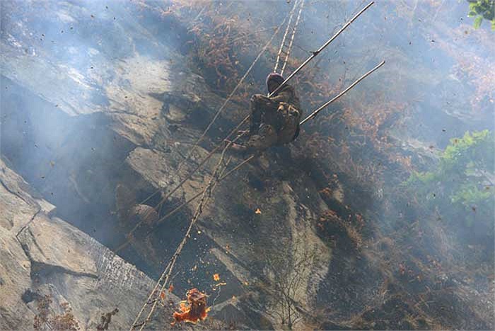 Dãy núi Himalayas với sự hùng vĩ và hoang vu của nó, vẫn còn giữ lại được nhiều giá trị đã tồn tại suốt hàng ngàn năm, trước sự thay đổi của thế giới bên ngoài.