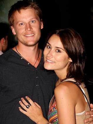 Cặp đôi phim 'Cô gái đại dương': Những điều chưa biết