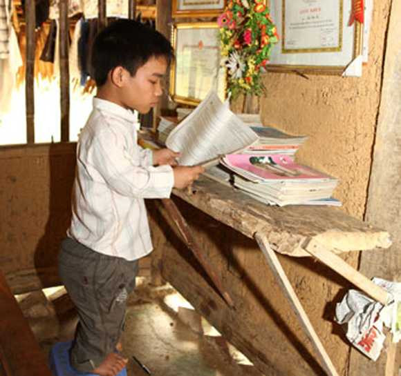 Hoàn cảnh của Tụ rất khó khăn, nhưng nghị lực phi thường của em khiến nhiều người ngưỡng mộ