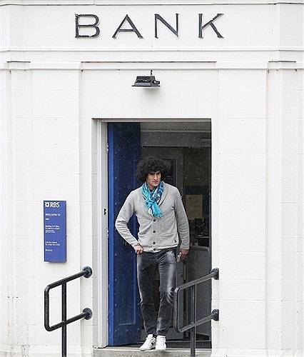 Nhưng rốt cuộc, Fellaini lại không chỉnh trang nhan sắc