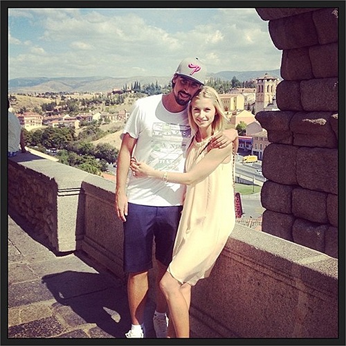 Khedira khoe ảnh tình tứ cùng người yêu