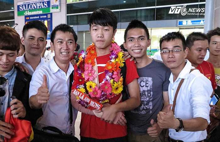 Xuân Trường chỉ bị rạn xương cổ tay