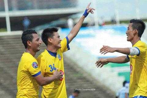 Châu Phong Hòa trong màu áo Cảnh sát Phnom Penh