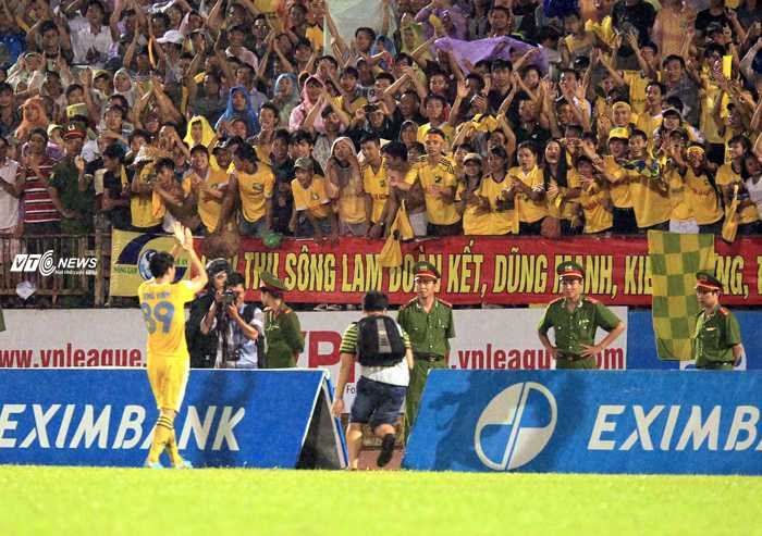 Công Vinh chia tay SLNA