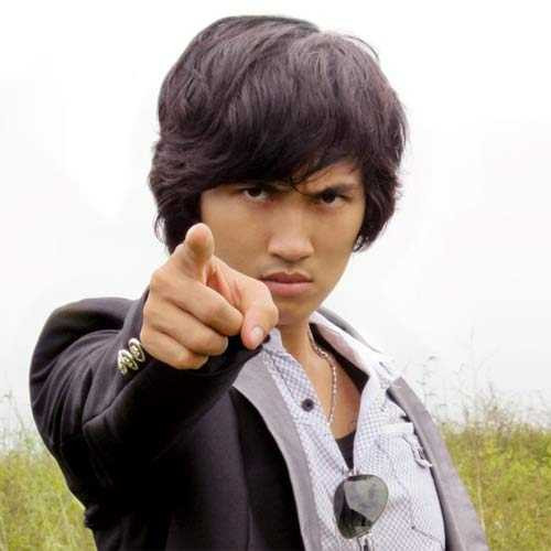 Chàng cascadeur 9X điển trai, giỏi võ