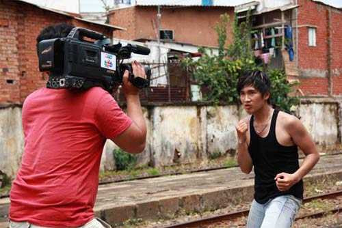 Chàng cascadeur 9X điển trai, giỏi võ