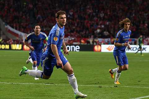 Ivanovic ăn mừng bàn thắng