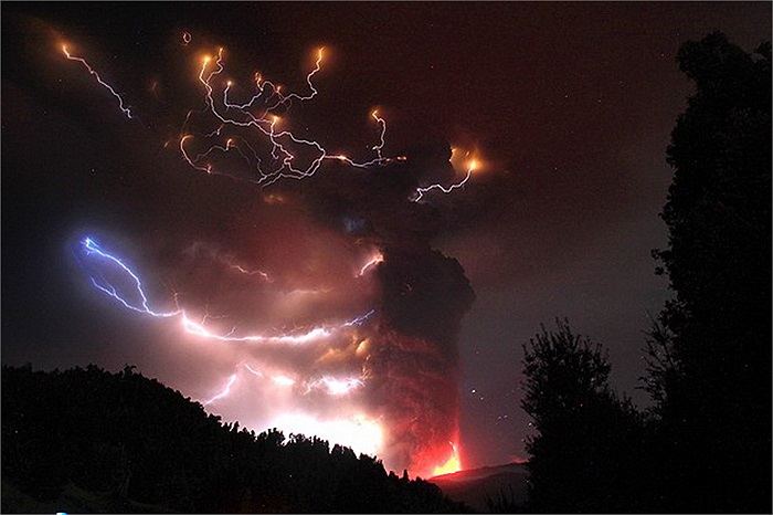 Vẫn là hình ảnh được chụp tại núi lửa Puyehue-Cordon Caulle