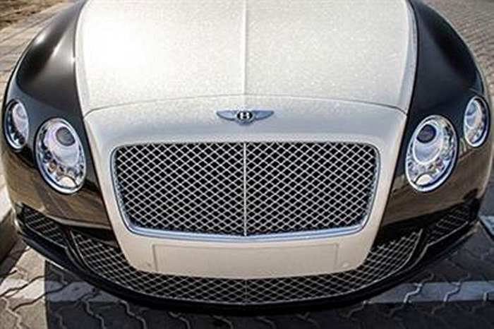 Sau khi độ, siêu xe có giá bán 473.000 USD, trong đó, riêng giá trị của 101 carat kim cương đã là 273.000 USD.