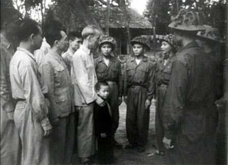 chú bé, bức ảnh, bác hồ