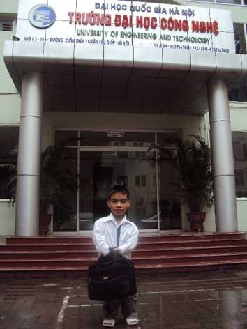 chú lùn, tân sinh viên, vượt khó, đậu đại học