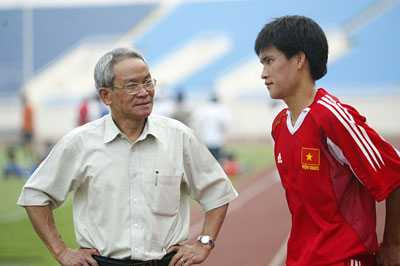 Cựu chủ tịch Mai Liêm Trực và Công Vinh