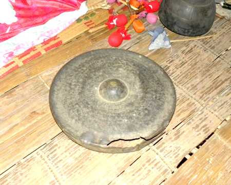 Chuyện bi hài về người săn chiêng cổ độc nhất xứ Mường