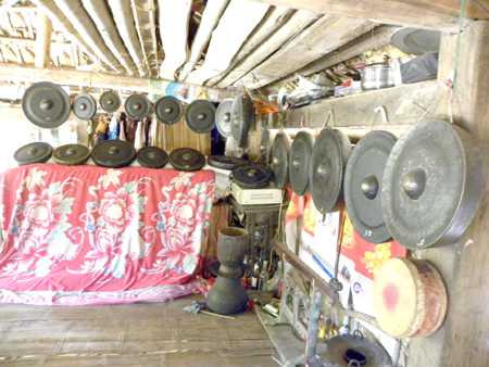 Chuyện bi hài về người săn chiêng cổ độc nhất xứ Mường