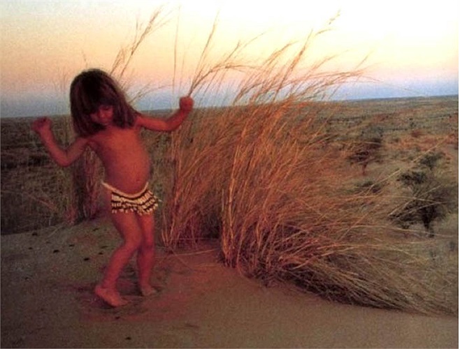 Tippi Degré đã thực sự có thể giao tiếp, nói chuyện với thế giới động vật bằng một thứ ngôn ngữ đặc biệt của chính cô bé. 