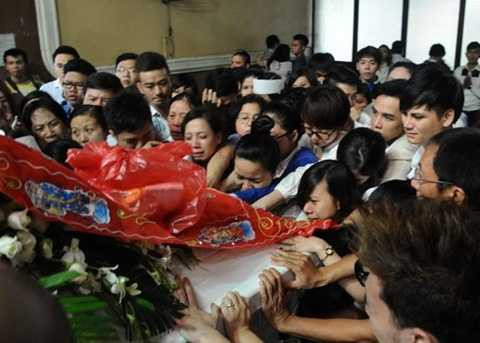 Tang lễ Wanbi Tuấn Anh