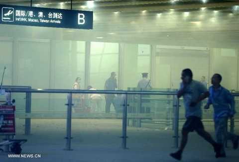 đánh bom sân bay bắc kinh