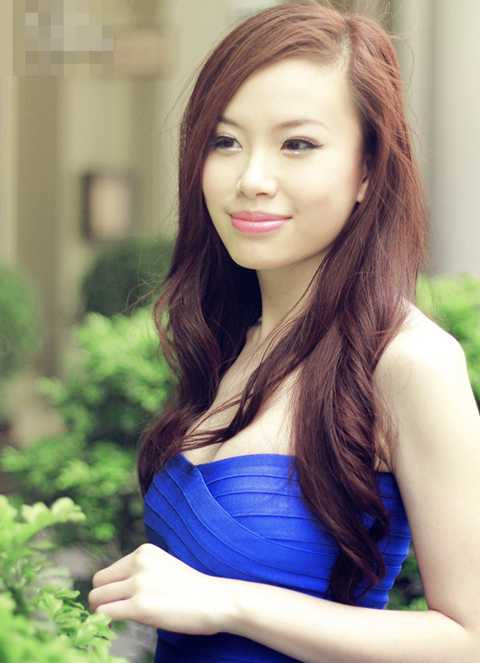 Hà Trang trong buổi gặp gỡ với tỷ phú Warren Buffett