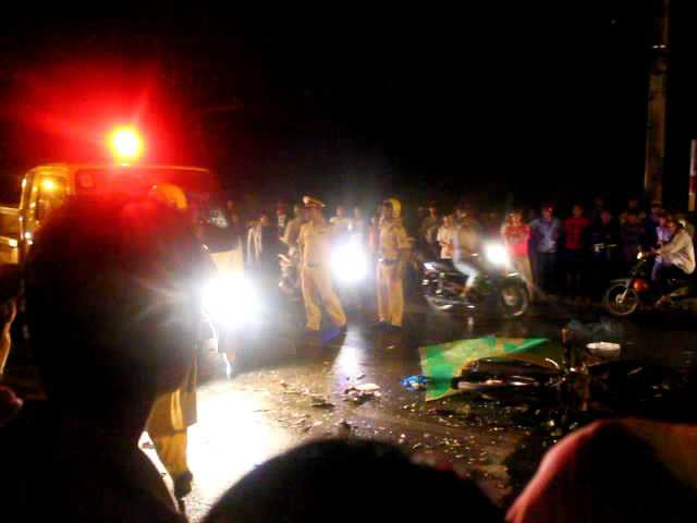 TP.HCM, tai nạn, Nguyễn Văn Bứa, Hóc Môn, xe buýt, xe máy