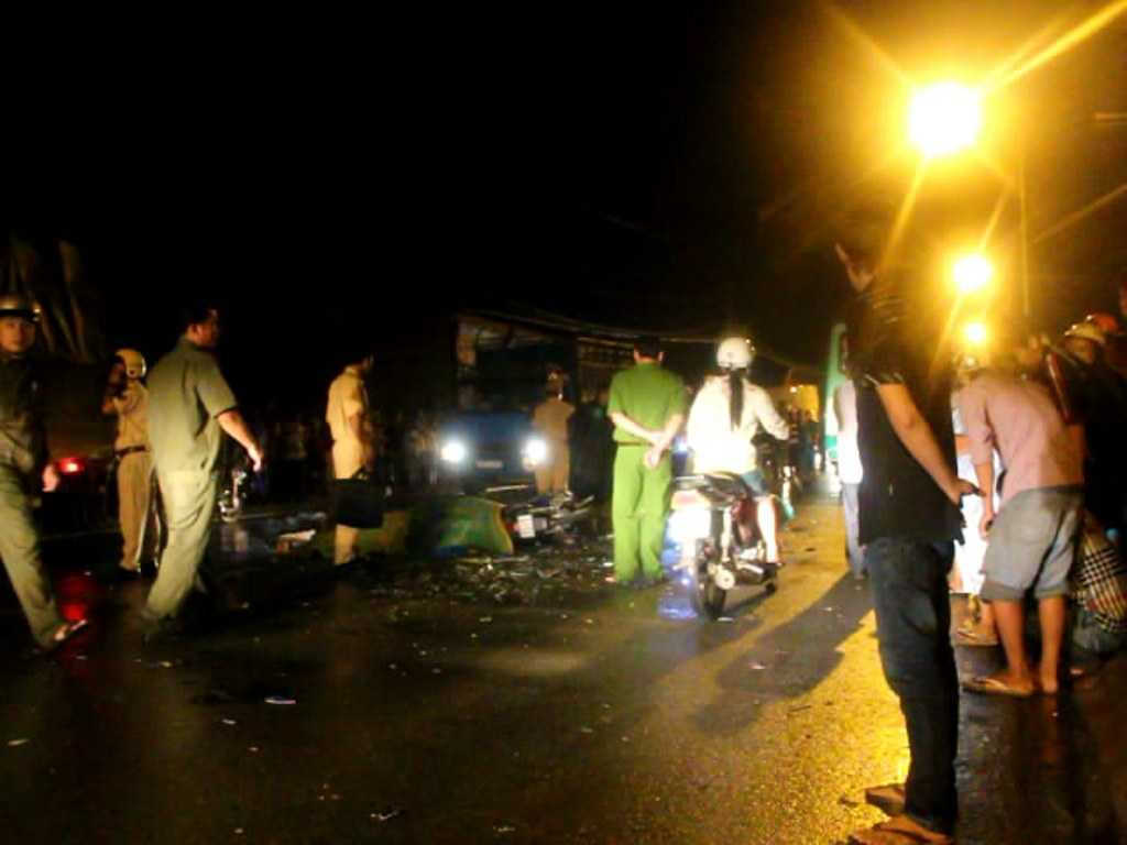 TP.HCM, tai nạn, Nguyễn Văn Bứa, Hóc Môn, xe buýt, xe máy