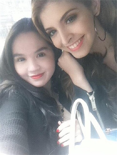 Còn Ngọc Trinh có lẽ vẫn giữ vị trí vedette khi tiếp tục là cái tên nhiều đủ sức nóng trong showbiz.