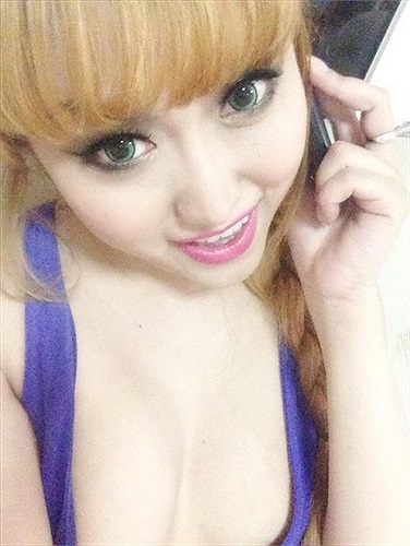 Còn không ngần ngại chụp ảnh xì tin như 9x.