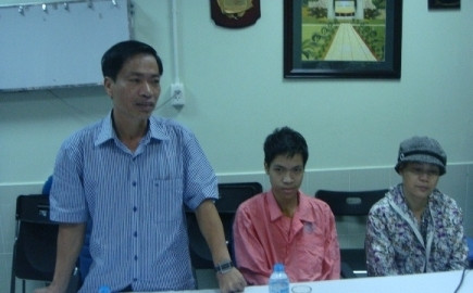 con chủ tịch huyện trường sa