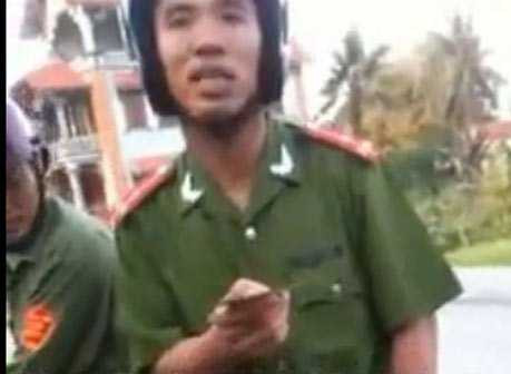Công an phường xưng hô 'mày tao' với dân