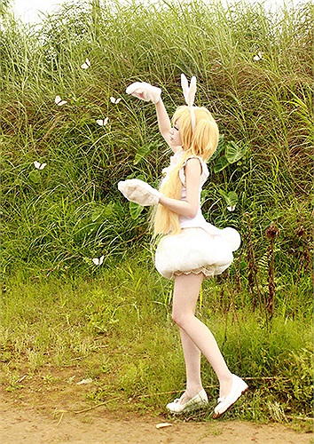 Mới đây, cô bạn đã thực hiện bộ ảnh cosplay Thỏ con trắng xinh để kỉ niệm sinh nhật. 