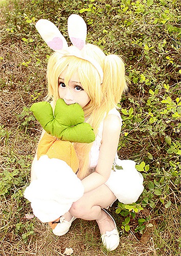 Bộ ảnh được thực hiện ở bãi đá sông Hồng, địa điểm chụp ảnh yêu thích của teen Hà thành.