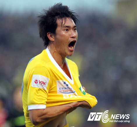 Công Vinh thi đấu cực hay trong màu áo SLNA (Ảnh: Quang Minh)