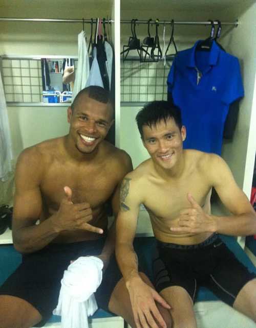 Cong Vinh va dong doi moi o Nhat Ban