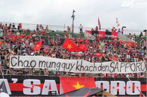 Cổ động viên Nhật chào đón Công Vinh