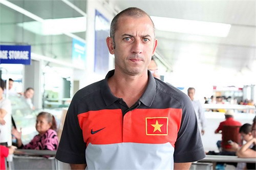 Dù ở bảng đấu của U19 Australia nhưng HLV Graechen Guilame của U19 Việt Nam vẫn đặt mục tiêu giành vị trí nhất bảng.