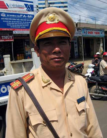 cướp giật, quá giang, tài sản, máy tính, rú ga, công an, Gia Lai