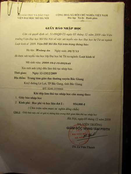 Giấy báo nhập học của cụ Hoàng Ân