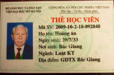 Thẻ học viên của cụ Hoàng Ân