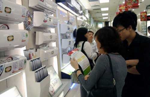 Khách vắng, nhà cung cấp phong tỏa, nợ lương nhân viên, nợ tiền thuê mặt bằng, hàng tồn kho chất đống... 3 "ông lớn" điện máy nữa sắp "ra đi". 