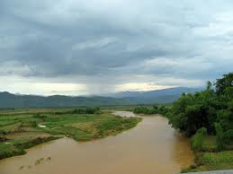 Cuối tuần, tố lốc, mưa đá đe dọa miền Bắc