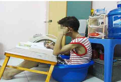 Sinh viên chống nóng