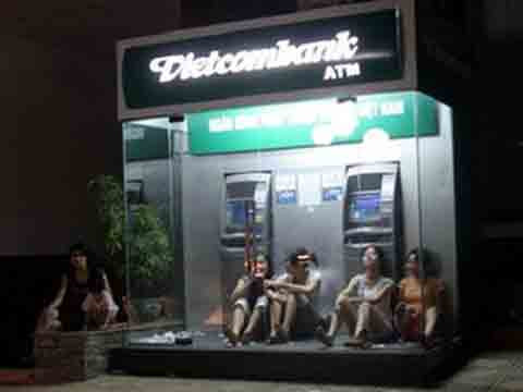 Sinh viên chống nóng