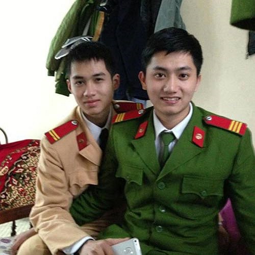 Hai chiến sĩ đang công tác tại công an huyện Phục Hòa, tỉnh Cao Bằng.